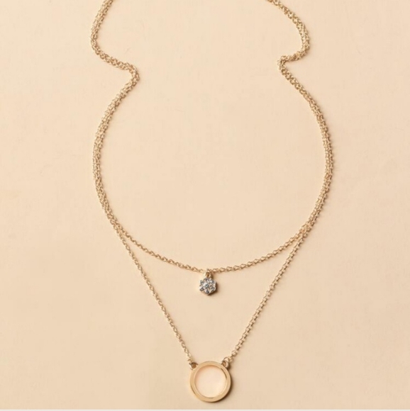 ⭐️ONE LEFT⭐️Gold Layered Rhinestone Circle Pendant Necklace Set - Picture 2 of 4